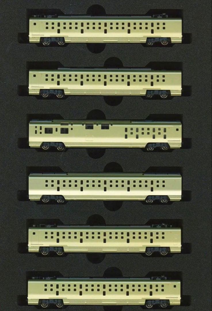 KATO E001形 TRAIN SUITE 四季島【新品,未使用品】