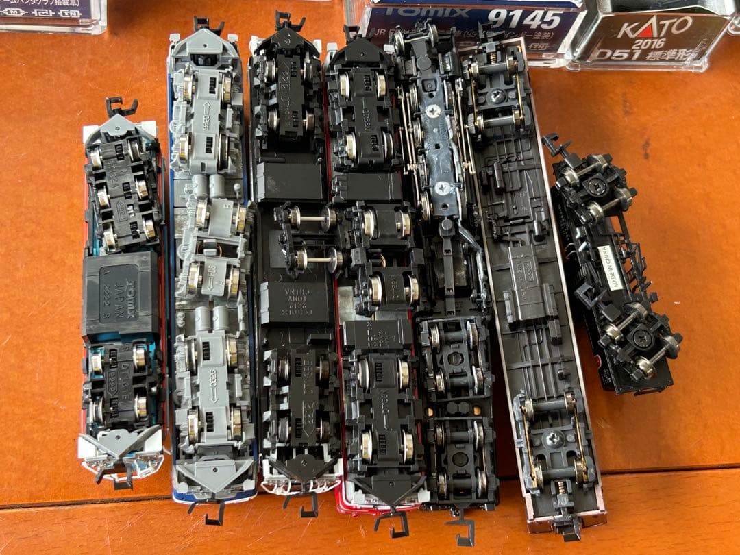 複数の鉄道模型車両セット