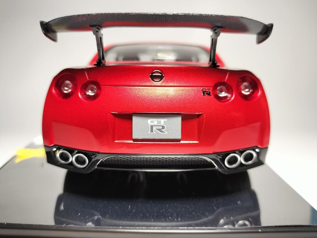 1/24 日産 R35 GTR プラモデル 完成品