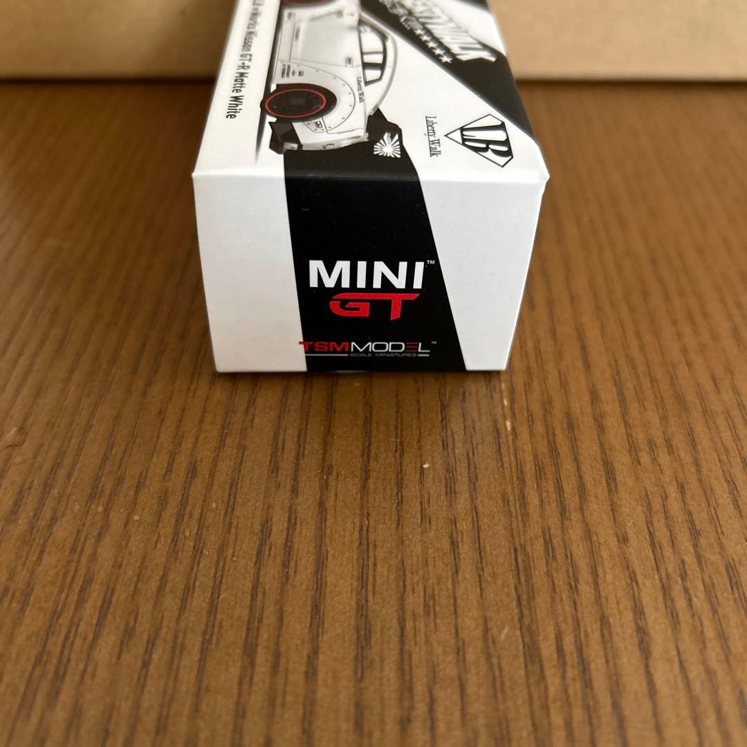 ミニカー LB Nissan GT-R Matte White MINI GT