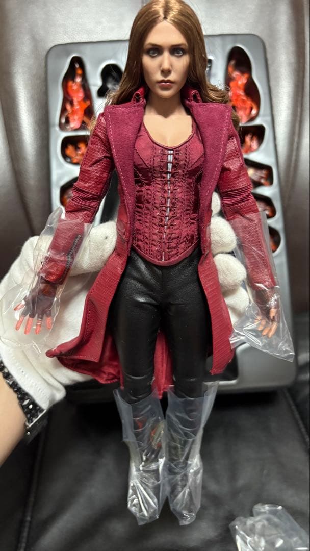 【最終値引き】ホットトイズ　スカーレットウィッチ シビルウォー 美品　一部劣化有