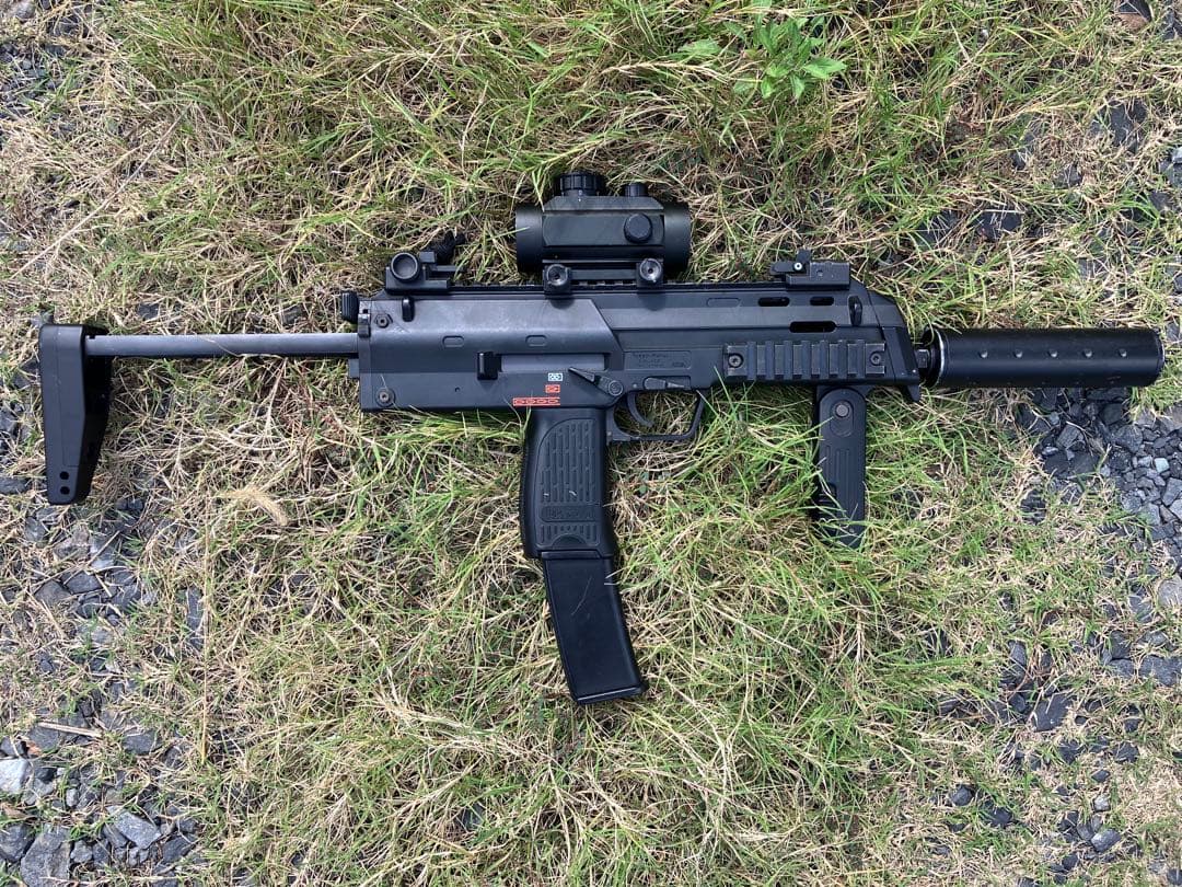 東京マルイ　コンパクト電動ガン　MP7A1 ショップカスタム？　付属品いっぱい
