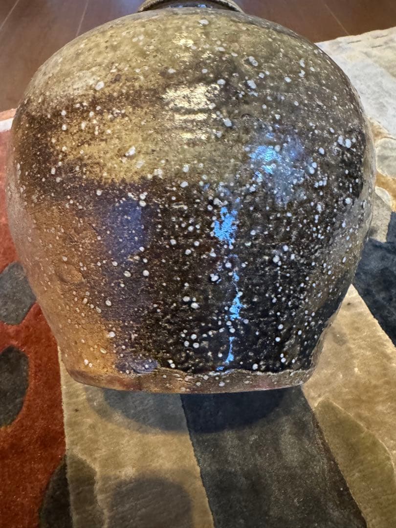 陶器の壺 中型 茶色と金色の混合