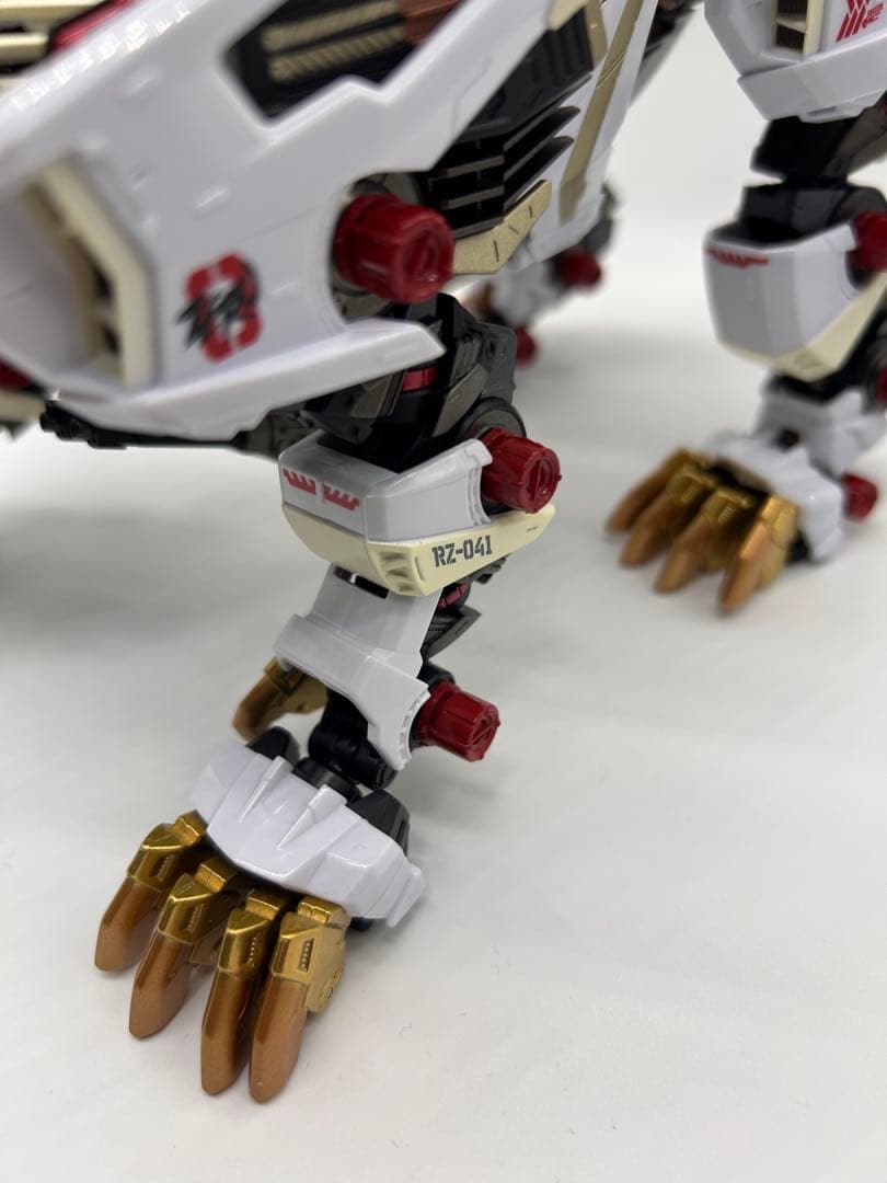ゾイド　バンダイナムコ　超合金　ライガーゼロ