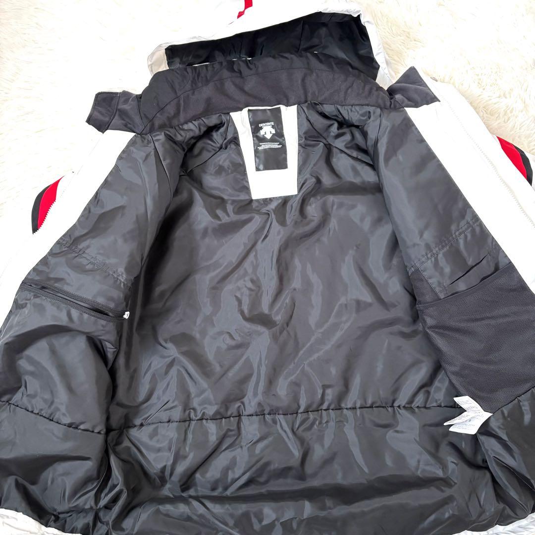 美品☆DESCENTE デサント スキーウェア　上下セット　メンズ　XO 白　黒