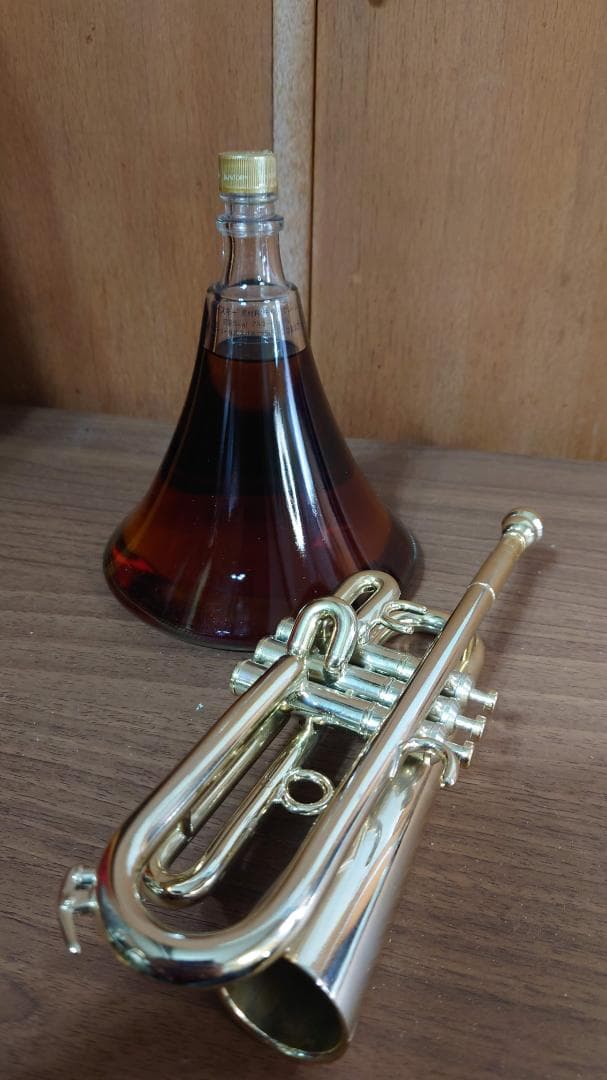 未開栓 サントリー 響 ウイスキー 43% トランペットボトル 500ml