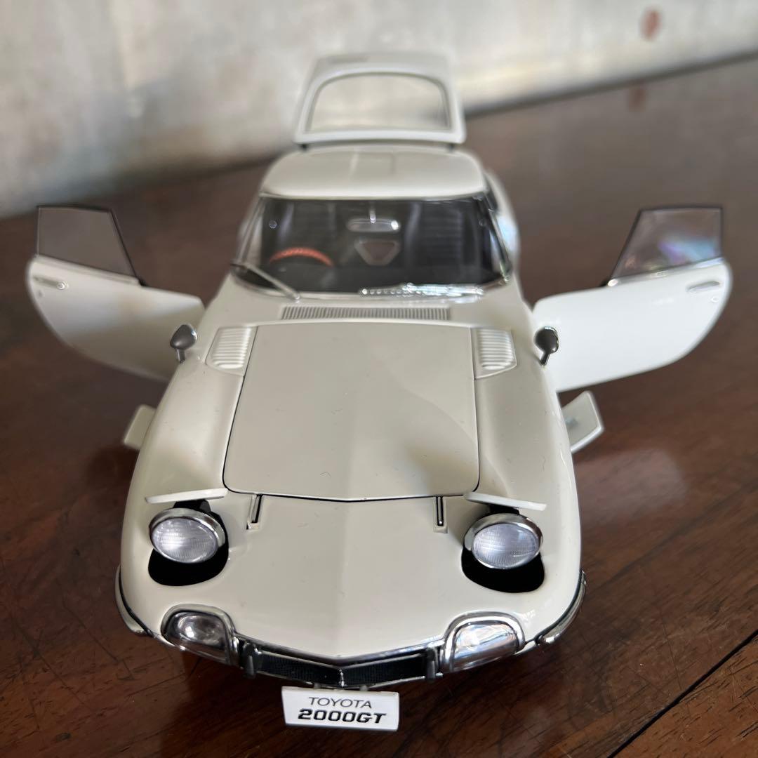 AUTO art 1/18 TOYOTAトヨタ2000GT クーペ　ホワイト③