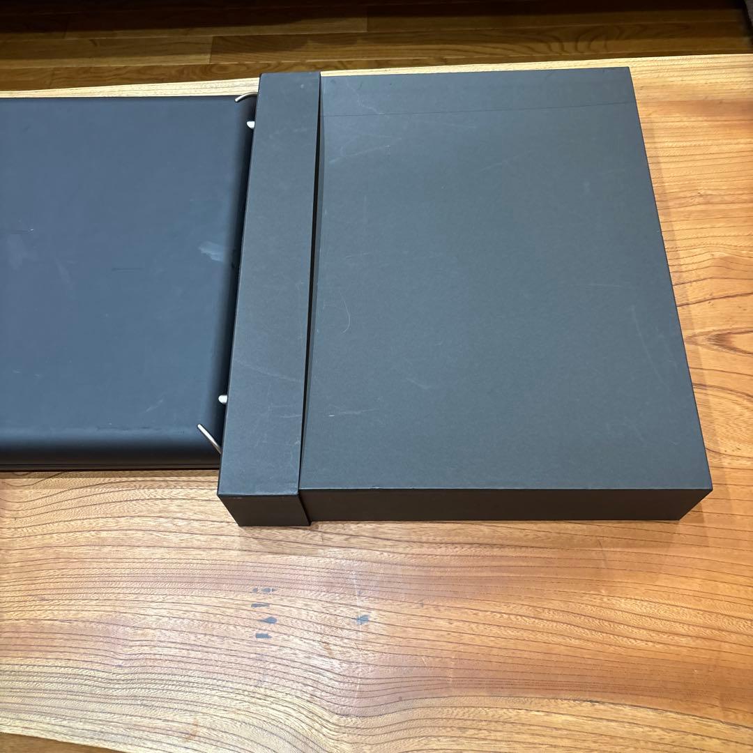 軽くて丈夫な黒のマグネシウムのアタッシュケース