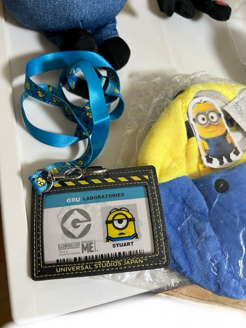 ミニオンズのぬいぐるみとポシェット、パスケース