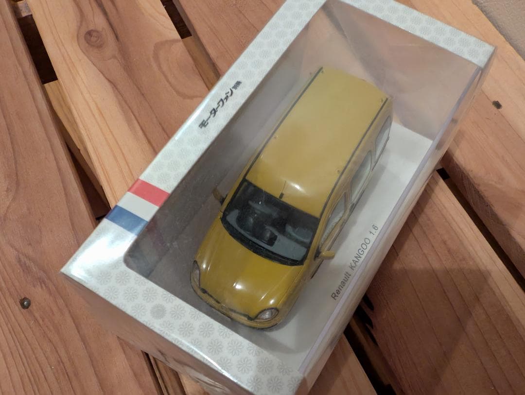 【未開封新品】スパーク製1/43ルノーカングー初代後期型イエロー　コカングー