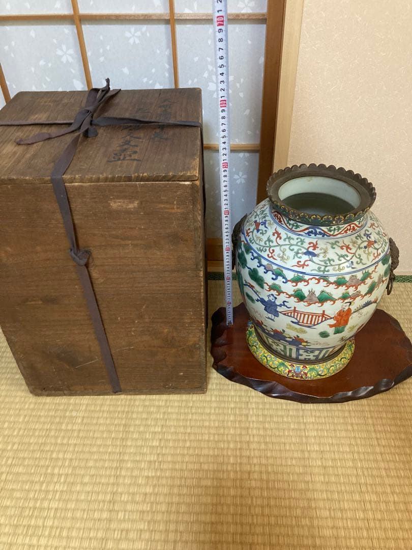 伝世品　中国明時代五彩人文壺　高さ37.8cm