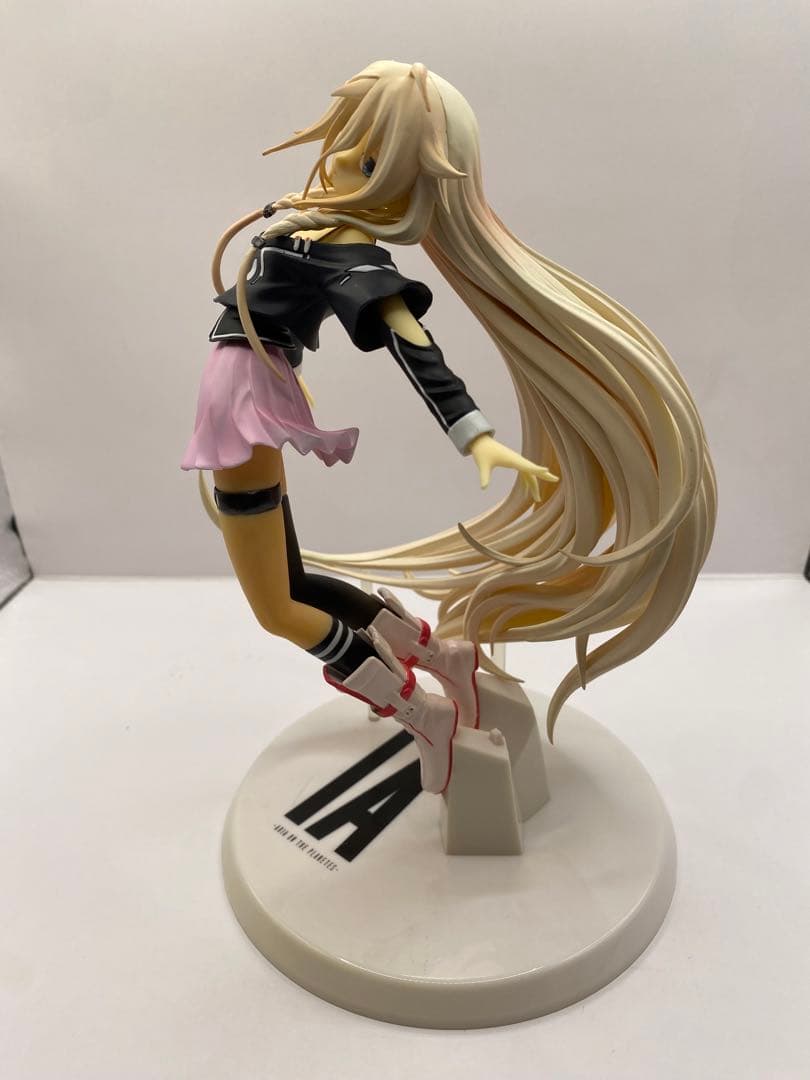 IA ARIA ON THE PLANETES フィギュア　アクアマリン　イア