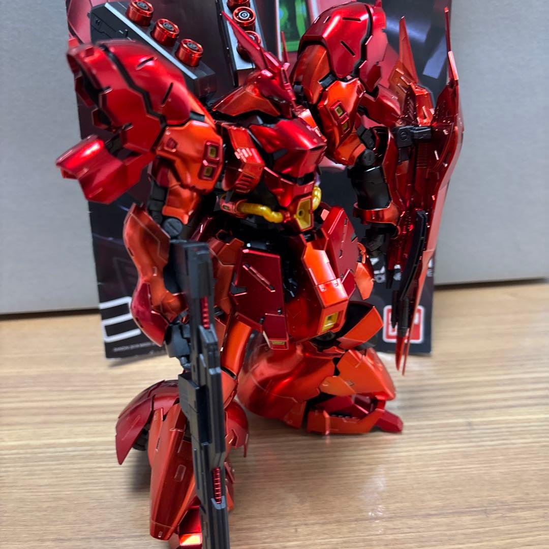 RGνガンダム チタニウムフィニッシュ サザビー スペシャルコーティング 完成品