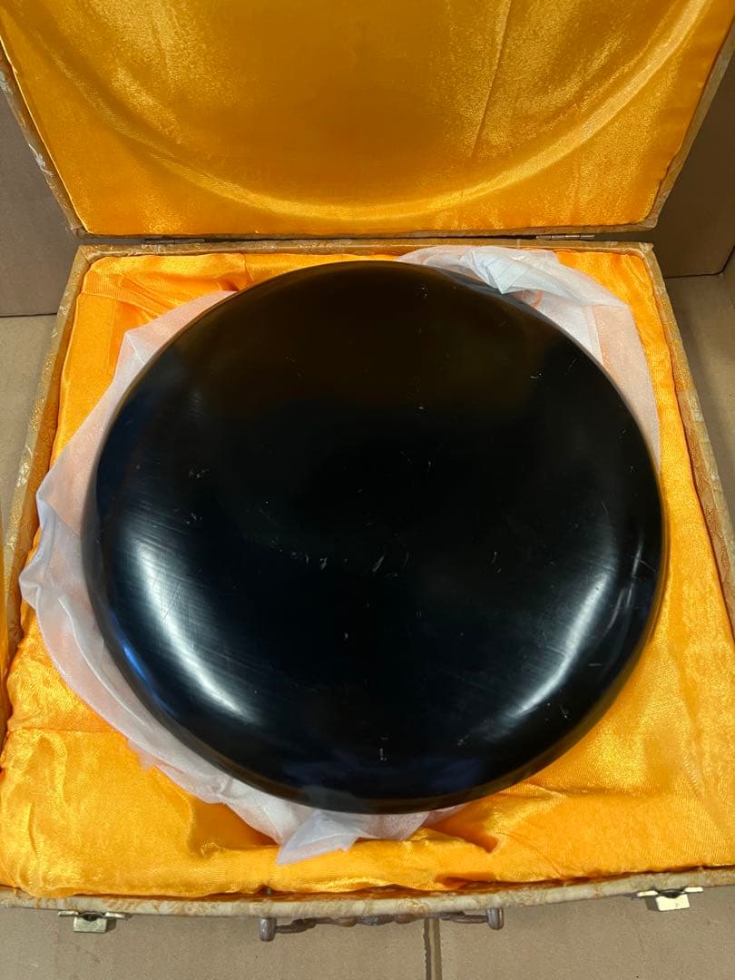 赤い漆器 龍と花の彫刻　皿　オブジェ　中国
