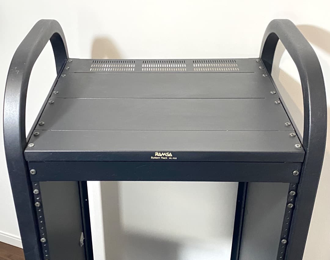 動作品 RAMSA WU-L61 電源+システム ラック マウント用キャビネット