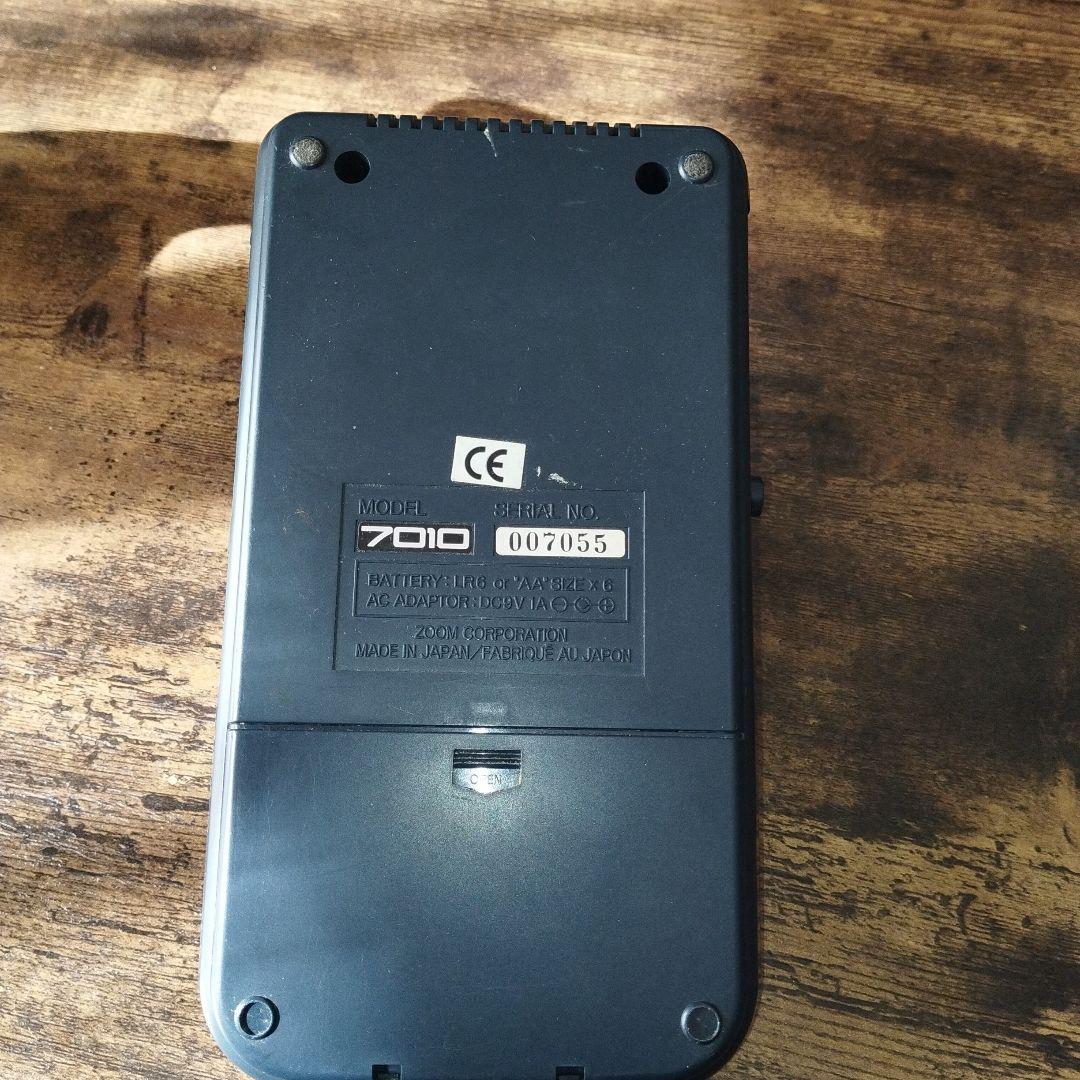 ZOOM FIRE 7010 ギターエフェクター　内蔵スピーカー