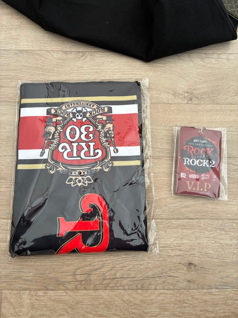 ROCK BEYOND ROCK 30周年記念 Tシャツとトートバッグ