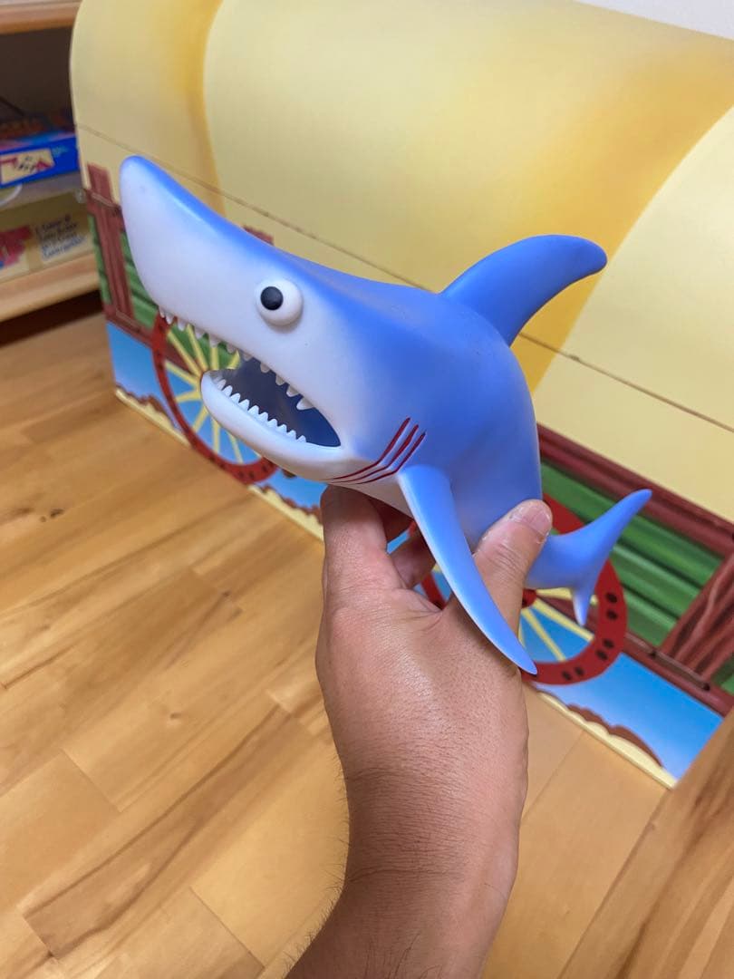 トイストーリー　ミスターシャーク