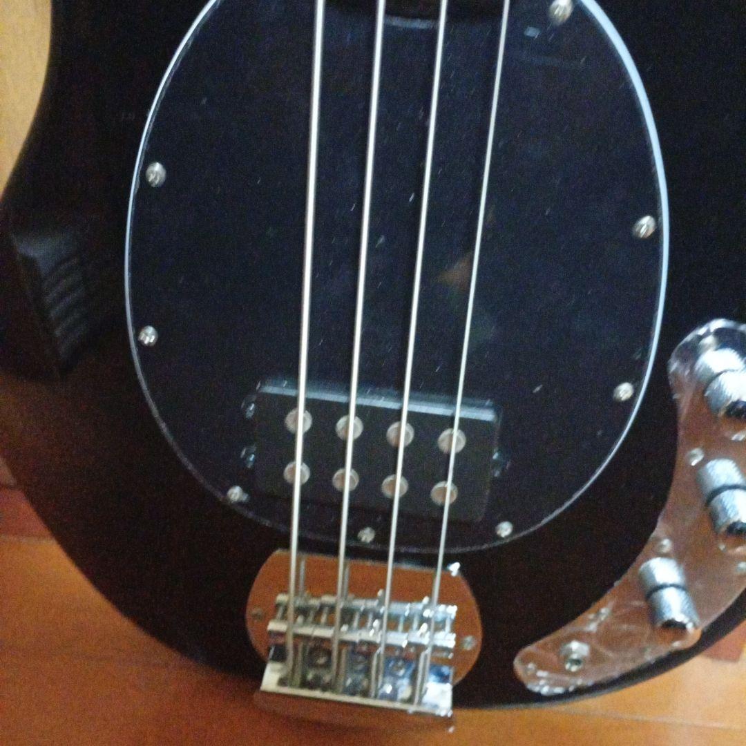 Sterling StingRay ブラックエレキベース