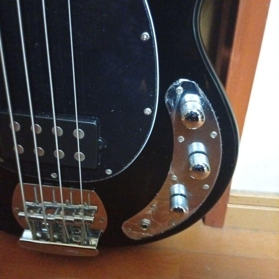 Sterling StingRay ブラックエレキベース