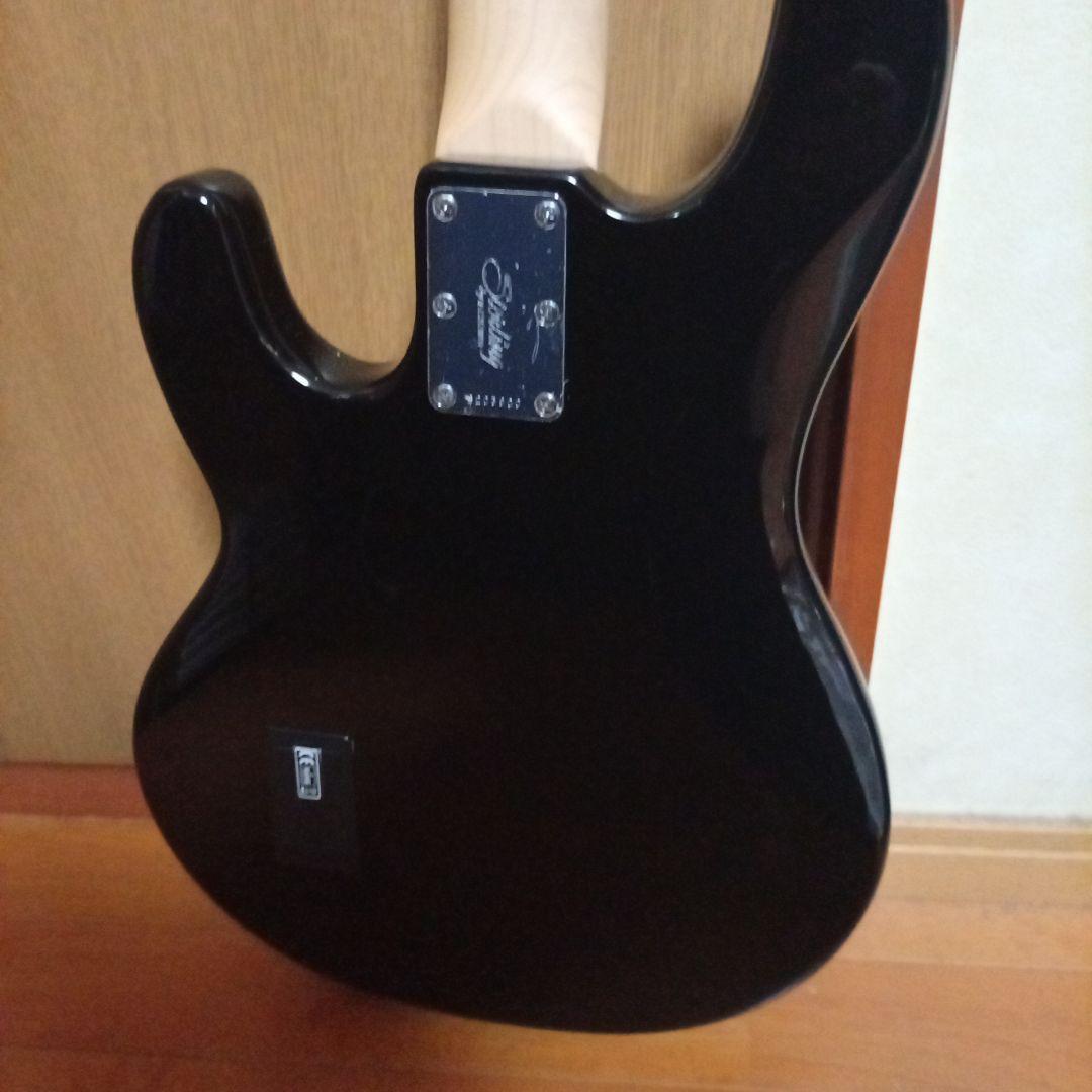 Sterling StingRay ブラックエレキベース