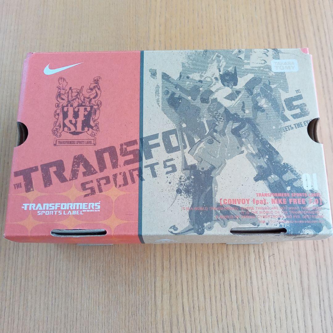 トランスフォーム＆NIKEコラボ　タカラトミー