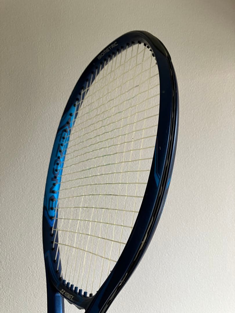 国内正規品　ヨネックス　イーゾーン　105 G2 ダブルス最強！