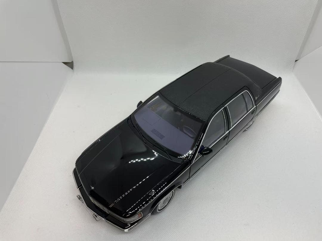 103-010 XIAOGUANG 1/18 キャデラック フリートウッド