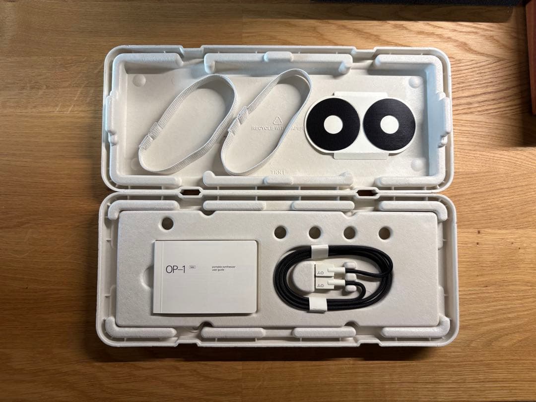 Teenage Engineering OP-1 field & 純正ケース