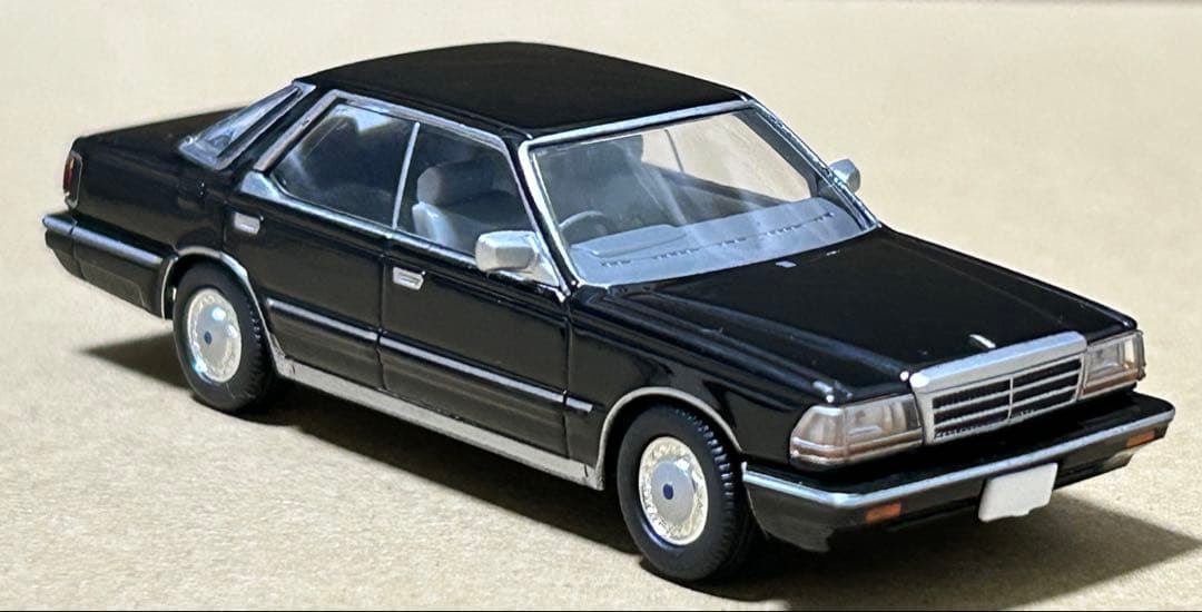 トミカリミテッドヴィンテージネオ ニッサン グロリア V30 ターボ 黒
