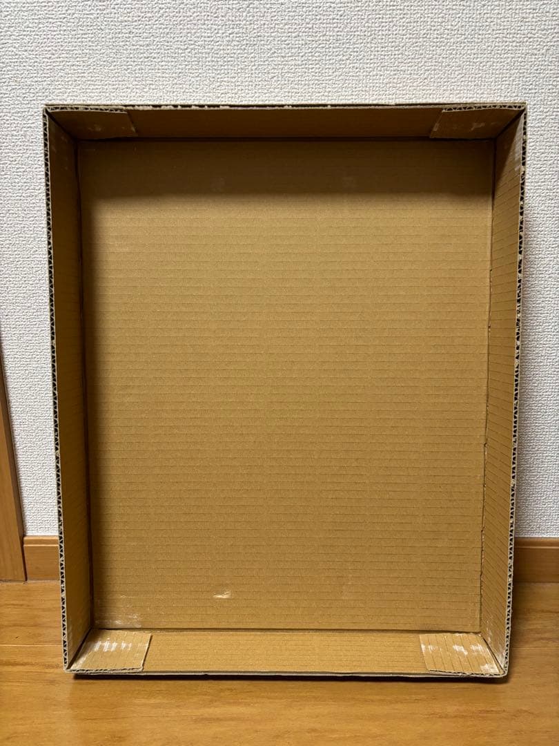 額縁　F4号　白　アンティーク調　油絵　アクリル　角箱 浮かし額装