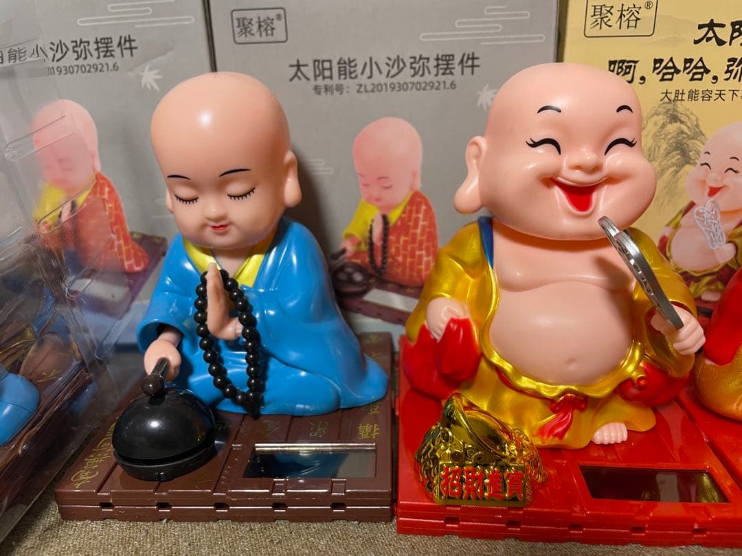 お坊さん　布袋様　ゆらゆらソーラーフィギュア　4種16体　かわいい