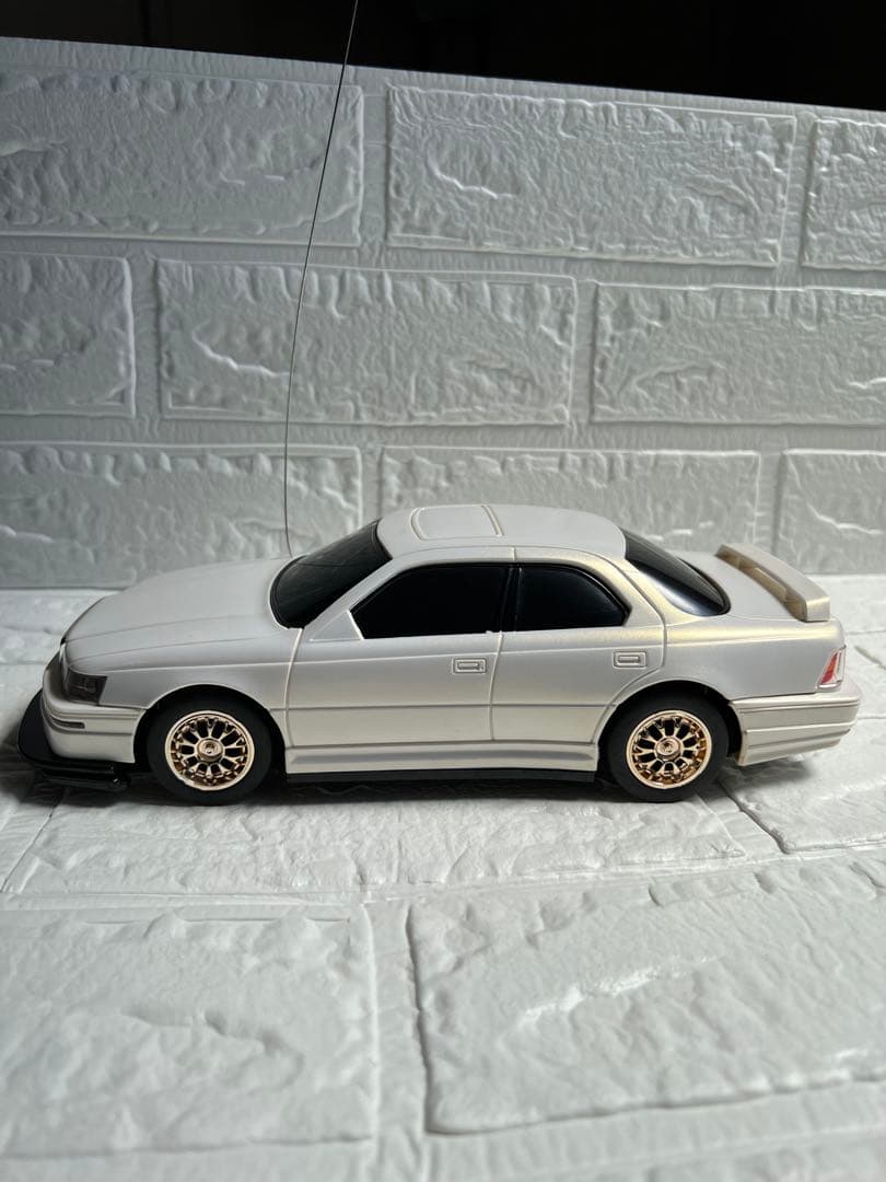 ラジコンカー　トヨタ　セルシオ　パール ホワイト 旧車　ビンテージ　美品　当時物