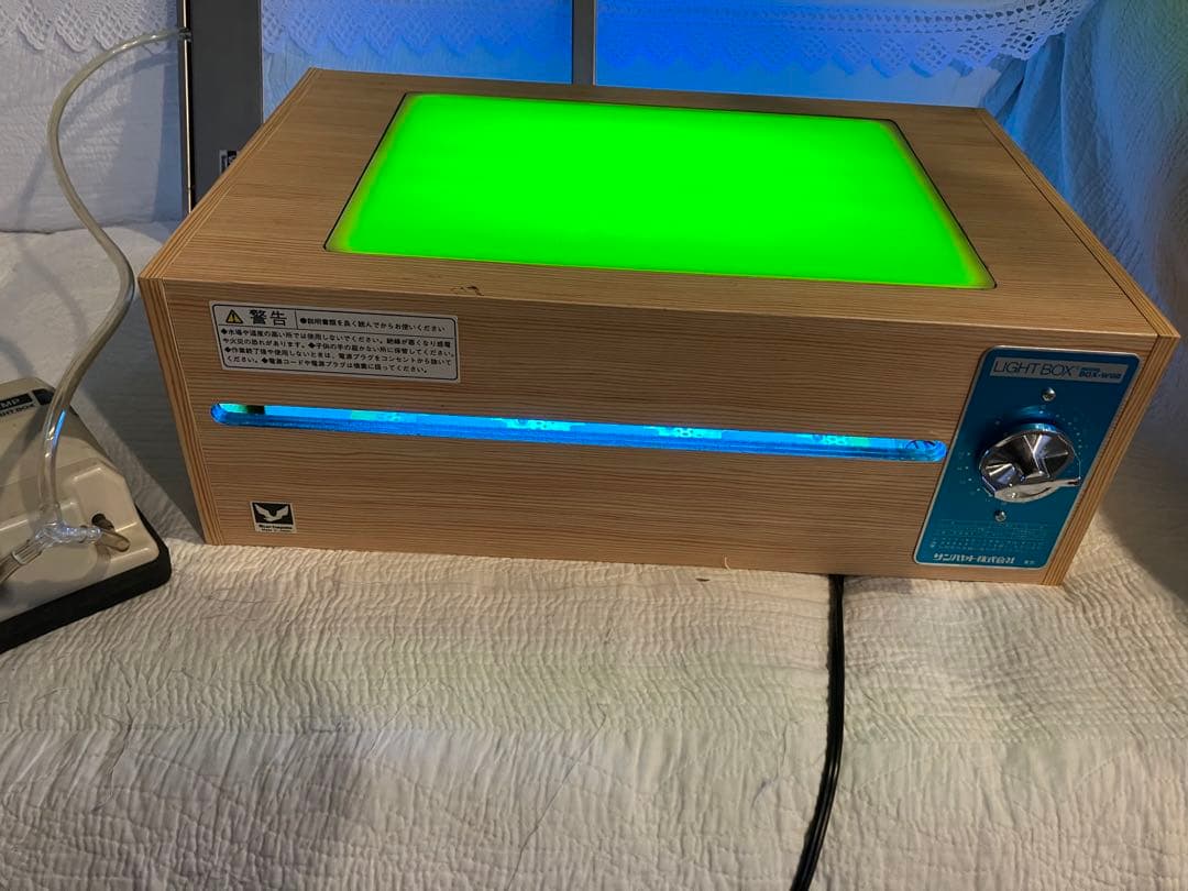 サンハヤト：基板製作用中型ライトボックス 数回のみ使用でほぼ新品
