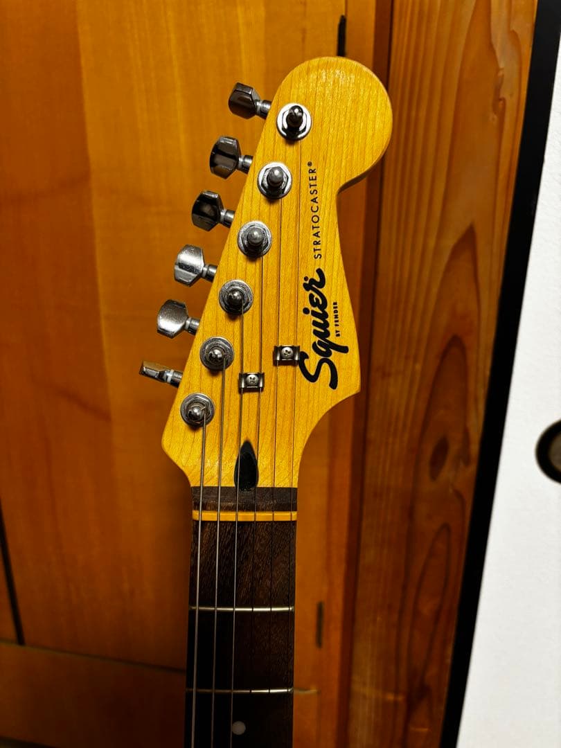 Squier Stratocaster ホワイト ケース付き