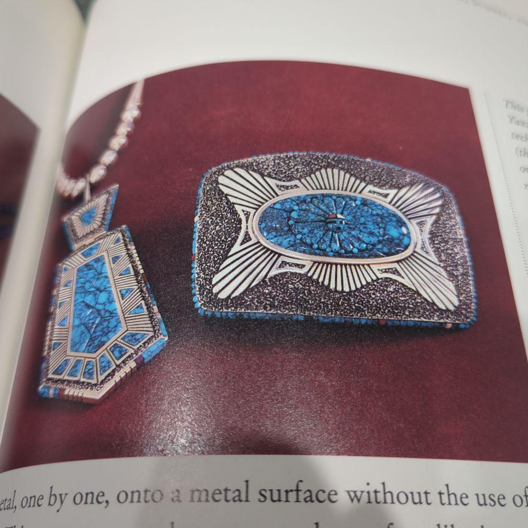 洋書 Navajo Jewelry: A Legacy of Silver
