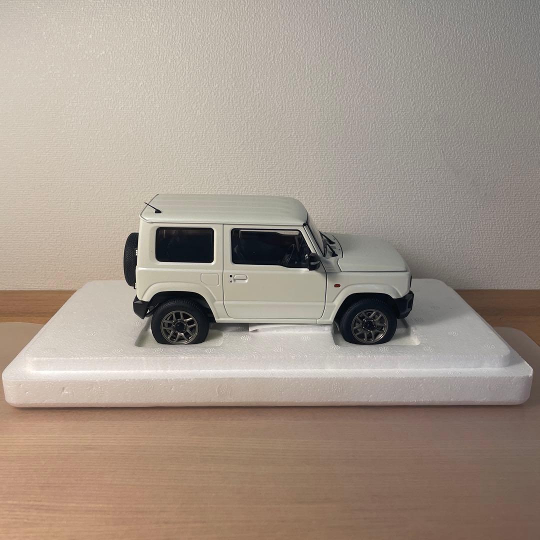 オートアート スズキ ジムニー 1/18 ホワイト ミニカー
