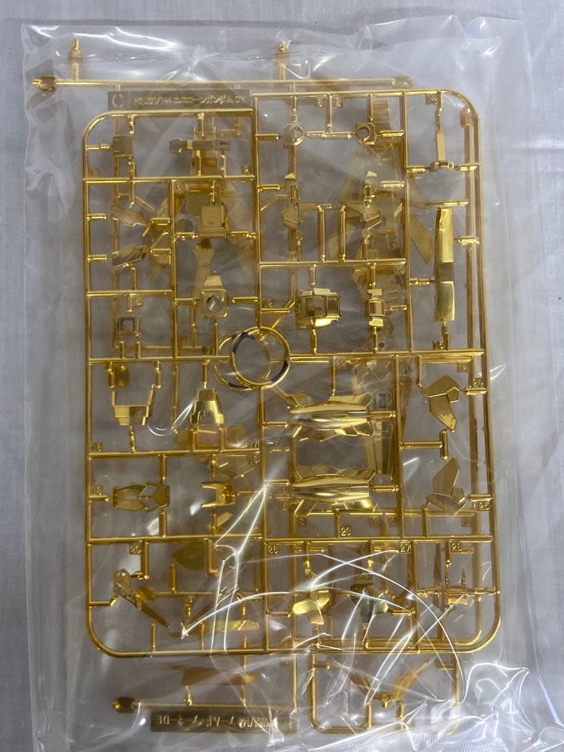 HG１／144ユニコーンガンダム３号機 フェネクス ゴールドメッキ仕様　全1種