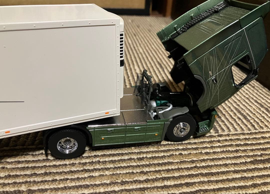 VOLVO FH 16 GLOBETROTTER ミニカー 1/43