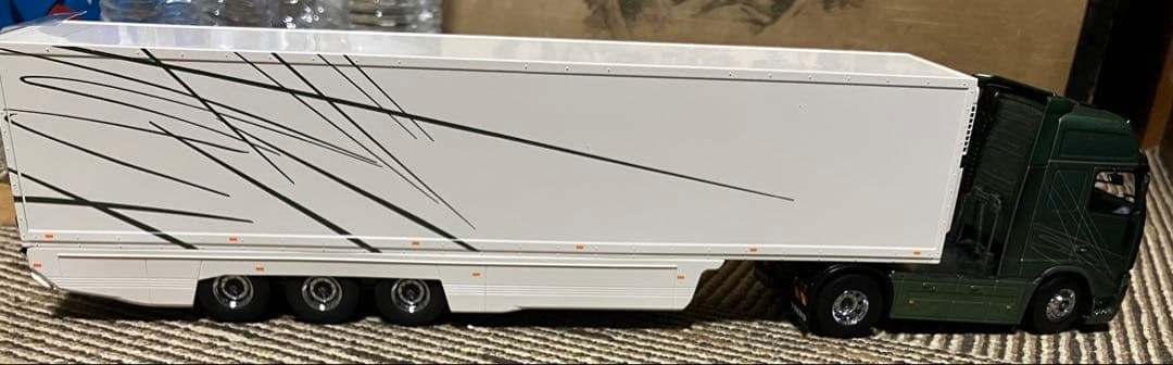 VOLVO FH 16 GLOBETROTTER ミニカー 1/43