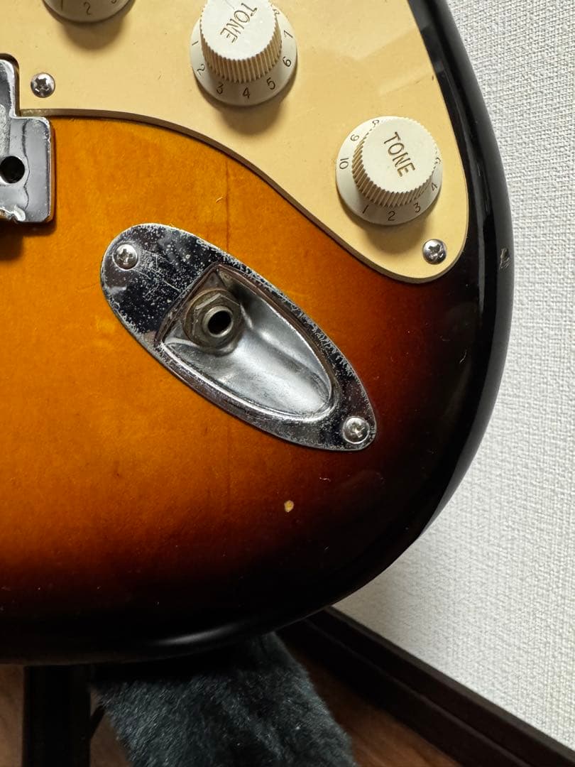 Squier by fenderストラトキャスター サンバースト スクワイヤー