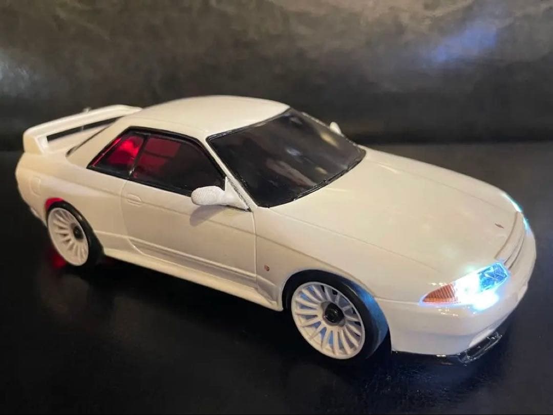 こ*こ様 京商　MINIZ スカイライン GT-R ホワイト LEDライトシャー