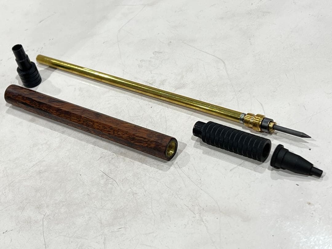 kk　STAEDTLER 2.0mm 八角軸 ハワイアンコア