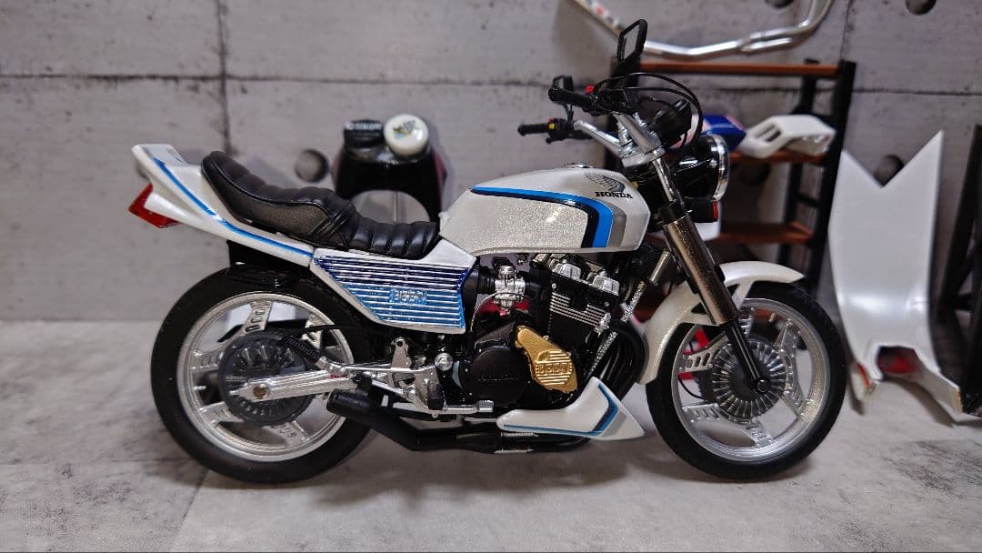 1/12完成品CBX400F 550カラーカスタム