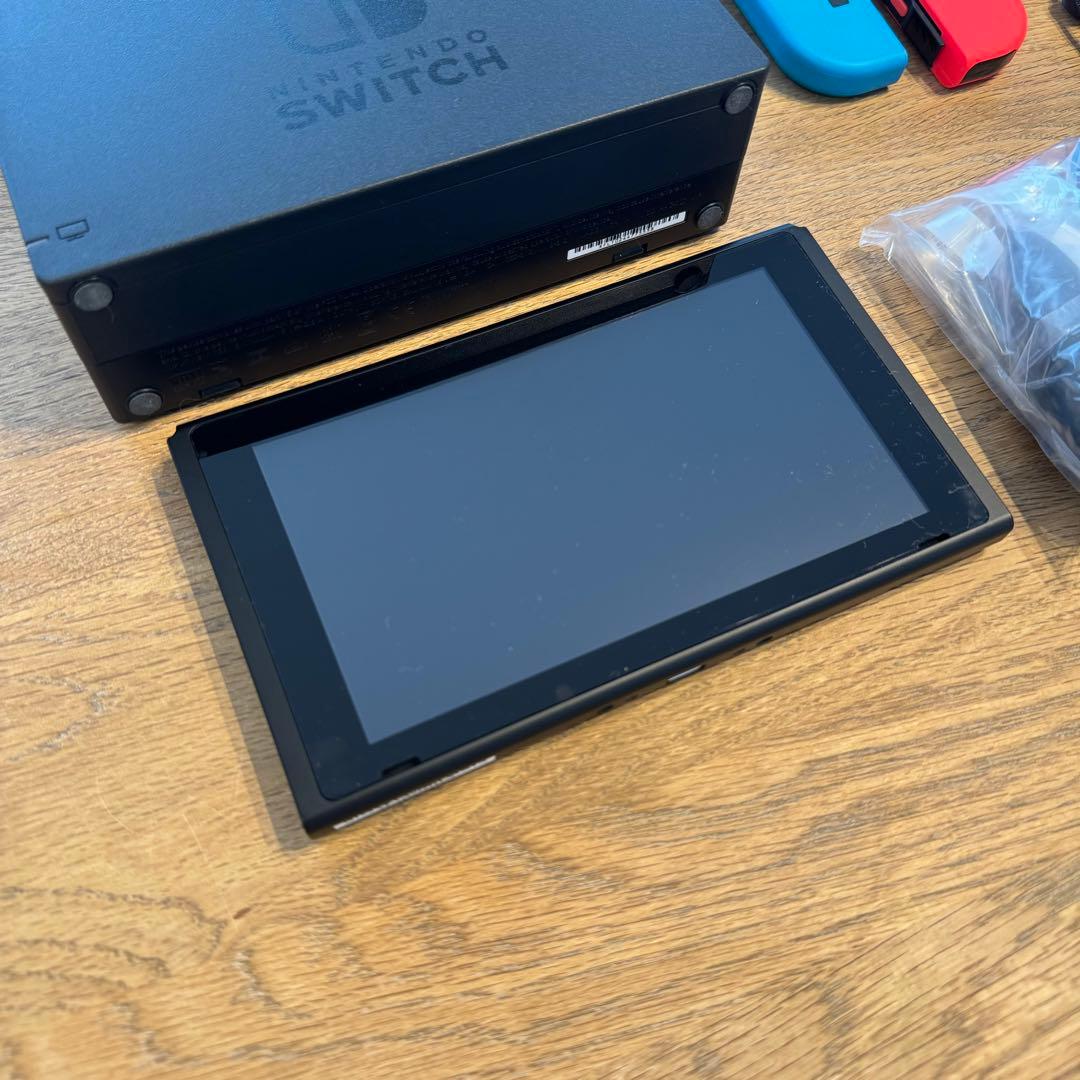 Nintendo Switch 本体　Joy-Con カバー付き