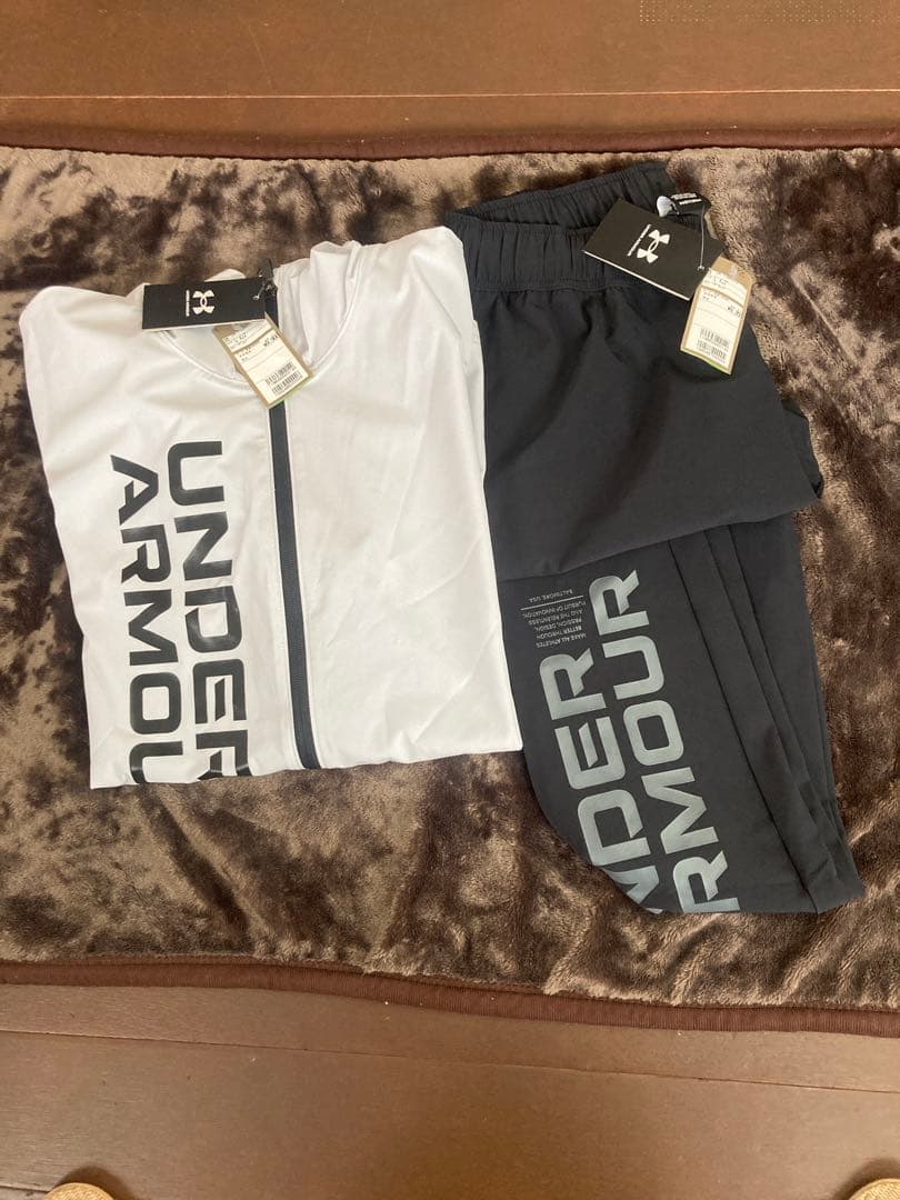 UNDER ARMOUR・メンズ上下セットアップ　Lサイズ　新品未使用　タグ付き