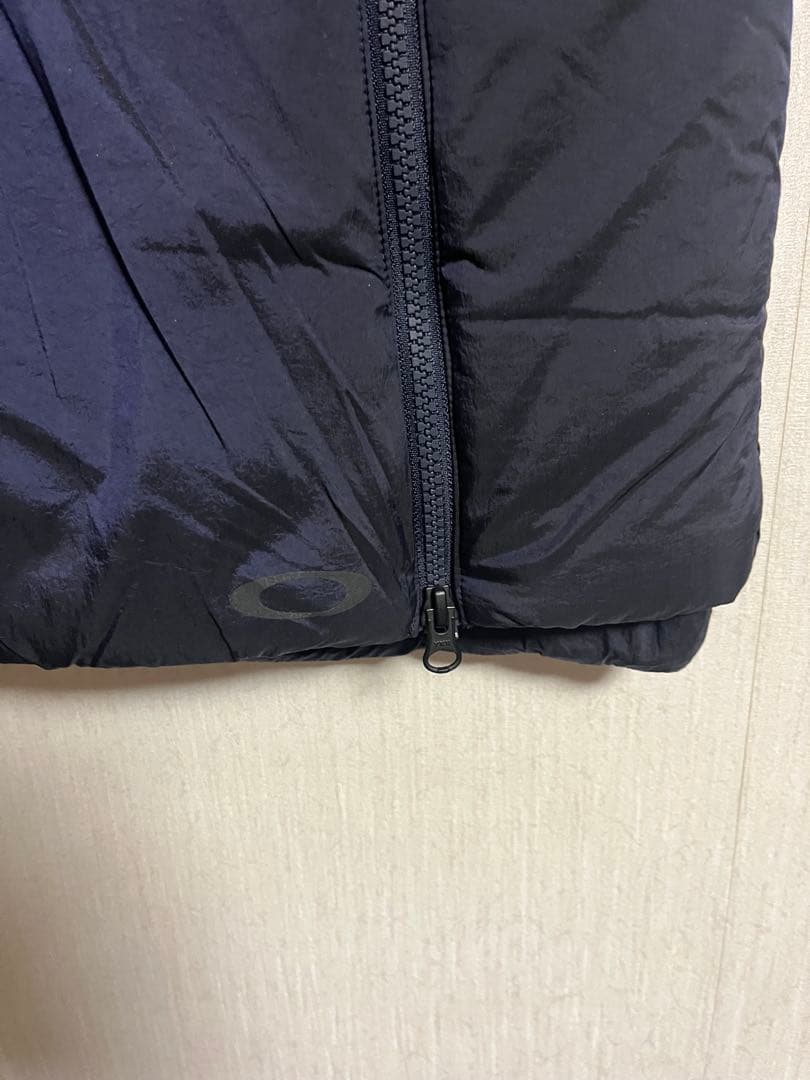 新品　ゴルフ　S オークリー 中綿ベスト ネイビー　撥水 軽量 保温　ダウン風