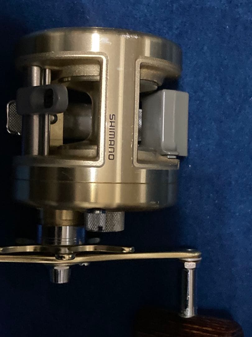 シマノ カルカッタ　小舟　401 左ハンドル