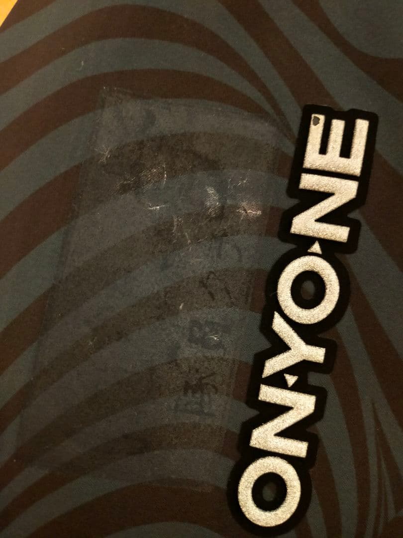 オンヨネ　ONYONE　ゼブラ柄 スキーウェア上下　サイズO