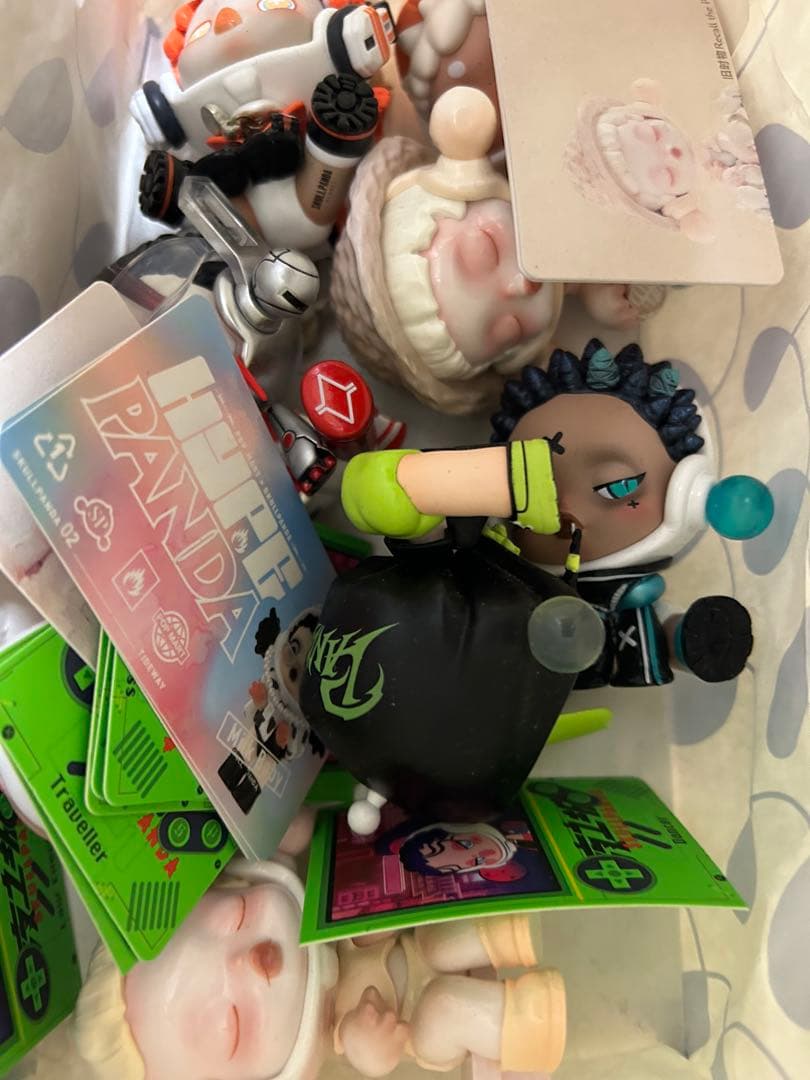 アニメグッズ　ノンジャンル　2000点以上　まとめ売り　一点のみ！